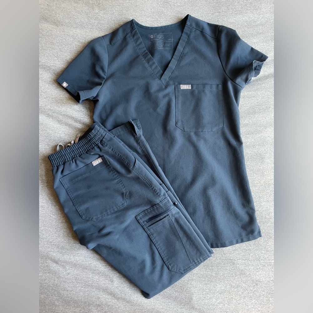FIGS Catarina Scrub Top / Yola Skinny Scrub Pants